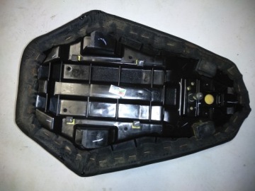 KTM DUKE 125 21р сиденье заднего пассажира