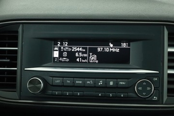 Peugeot 308 II SW Facelifting 1.2 PureTech 110KM 2019 Peugeot 308 1.2 PureTech, Klima, Tempomat, zdjęcie 8