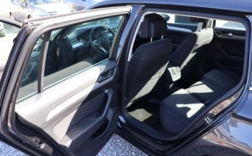 Volkswagen Passat B8 Variant Facelifting 2.0 TDI SCR 150KM 2021 Volkswagen Passat Variant VAT 23 DSG , El.reg. Foteli, Czujniki PT, Tempom, zdjęcie 13