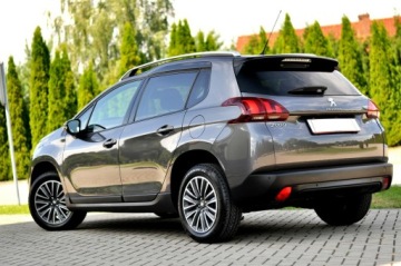 Peugeot 2008 I SUV Facelifting 1.2 PureTech 110KM 2016 Peugeot 2008 1,2 Benzyna 110Km Ledy Navi, zdjęcie 7