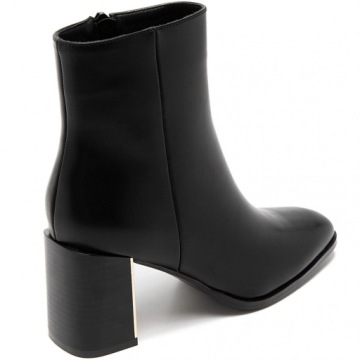 ЧЕРНЫЕ БОТИНКИ ИЗ ЭКО КОЖИ НА НИЗКОМ КАБЛУКЕ 39