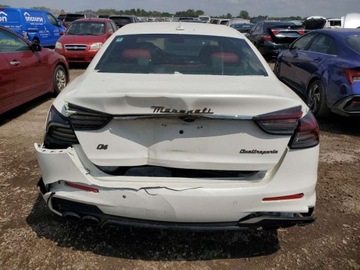 Maserati Quattroporte II 2022 Maserati Quattroporte Modena 2022 3.0l 3.0 Benzyna 424KM, zdjęcie 2