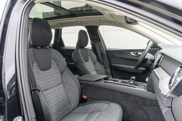 Volvo XC60 II Crossover Plug-In Facelifting 2.0 T6 350KM 2024 Volvo XC 60 YV1UZH4V6S1154084, zdjęcie 19