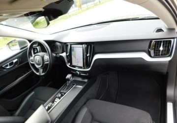 Volvo V60 II  Kombi 2.0 D3 150KM 2019 Volvo V60 z Gwarancja Model 2020r 2.0 Diesel 150KM, zdjęcie 7