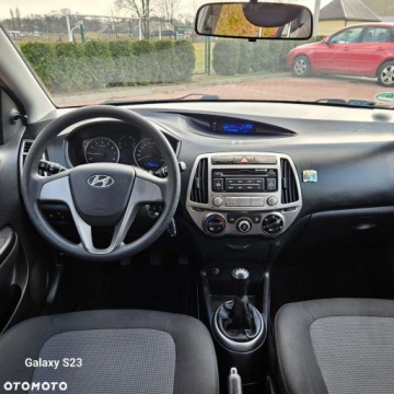 Hyundai i20 I Hatchback 5d Facelifting 1.2 DOHC 85KM 2012 Hyundai i20 Hyundai i20 1.2 Trend 1.2 Benzyna 86KM, zdjęcie 19