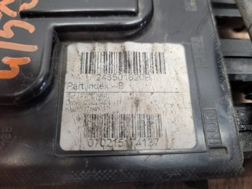 RENAULT TRAFIC III 3 VIVARO 243501820R MODUL AKUMULÁTORU POJISTKA