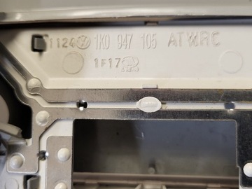 LAMPA INTERIÉR POLSTROVÁNÍ OSVĚTLENÍ KABINY MIKROFON VW GOLF V 1K OE EU