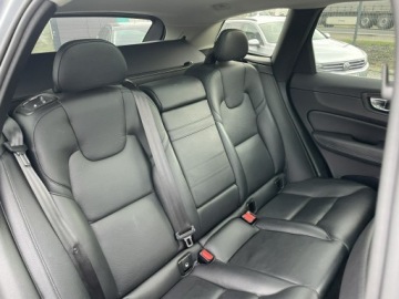 Volvo XC60 II Crossover T5 250KM 2018 Volvo XC 60 4x4 T5 Momentum 2018 kamera, zdjęcie 27