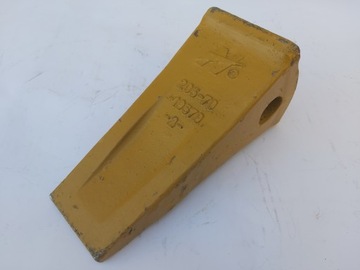 KOMATSU DAEWOO ZĄB ŁYŻKI 205-70-19570 LUBLIN