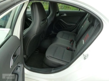 Mercedes Klasa A W176 Hatchback 5d Facelifting 160 102KM 2017 Mercedes-Benz Klasa A Mercedes-Benz Klasa A W176 160 BIALA PERLAXENONYLedy, zdjęcie 5