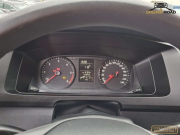 Volkswagen Caravelle T6 Transporter 2.0 TDI 102KM 2018 Volkswagen Transporter 2,0 tdi 9 osobowy klima elektryka serwis oplacony, zdjęcie 11