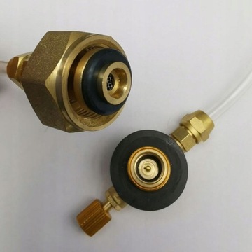 Адаптер для заправки газовых баллонов пропаном.