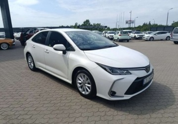 Toyota Corolla XII Sedan 1.5 VVT-i 125KM 2022 Toyota Corolla Pierwszy wlasciciel. Salon Polska I REJ. 2023 1.5 Benzyna, zdjęcie 3