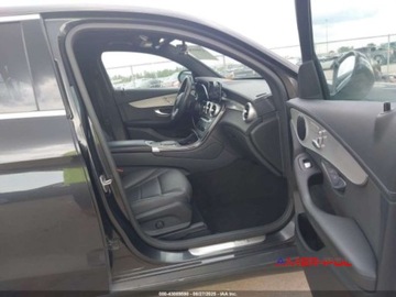 Mercedes GLC C254/X254 2023 Mercedes-Benz GLC 2023 r., 2,0L GLC 300 COUPE 4MATIC 2.0 Benzyna 255KM, zdjęcie 11