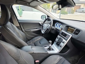 Volvo S60 II Sedan 2.0 D3 163KM 2012 Volvo S60 ___R-Design___2.0 D4 163KM___Bi-Xenon Skora Navi Alu18 Black___, zdjęcie 13