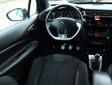 DS 3 Hatchback Facelifting 2014 (Citroen) 1.2 PureTech 110KM 2015 Citroen DS3 1.2 PureTech, Klima, Klimatronic, zdjęcie 6