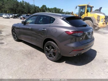 Maserati Levante 2021 Maserati Levante 2021r, 3.0L, 4x4 3.0 Benzyna 345KM, zdjęcie 4