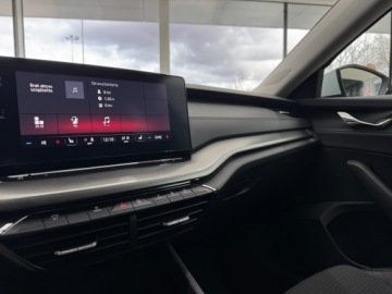 Skoda Octavia IV Kombi 2.0 TDI 115KM 2022 Skoda Octavia Ambition / LED / Kamera cofania / Ca, zdjęcie 23