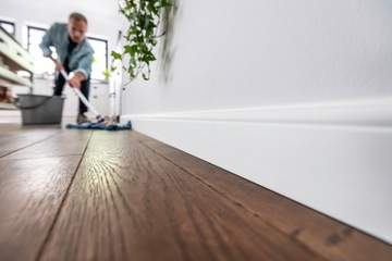 VOX ESPUMO 301 плинтус 2,4 м БЕЛЫЙ