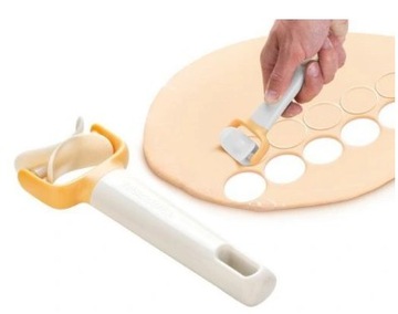 WYKRAWACZ KÓŁEK DO CIASTA PIEROGÓW RADEŁKO TESCOMA 4,5 CM DELÍCIA