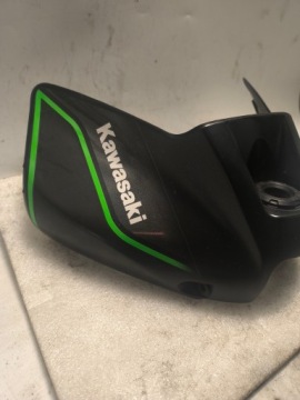 KAWASAKI ER-6 ER6 09- КРЫШКА БАКА ПЛАСТИКОВАЯ