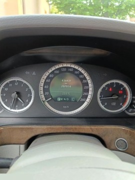 Mercedes Klasa E W212 Limuzyna 250 CDI BlueEFFICIENCY 204KM 2009 Mercedes Klasa E 250 CDI 204KM 2009r, zdjęcie 17