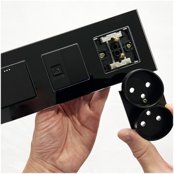 Модуль розетки Двойная розетка с черным штырем для рамок MIUUN