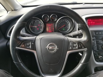 Opel Astra J Hatchback 5d 1.7 CDTI ECOTEC 110KM 2010 Opel Astra J 1.7 ECO TECH 110 PS, zdjęcie 19