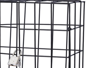 ПОДСТАВКА ДЛЯ ТЕЛЕФОНА МЕТАЛЛИЧЕСКАЯ ЧЕРНАЯ КЛЕТКА ОГРАНИЧЕНИЕ ИСПОЛЬЗОВАНИЯ