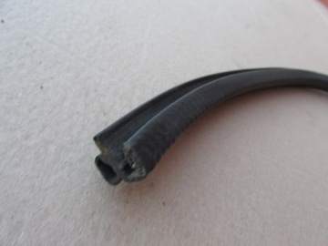 NISSAN PATHFINDER III R51 NAVARA D40 TĚSNĚNÍ LIŠTA PODBĚHU PRAVÝ ZADNÍ