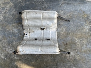 KRYT NÁDRŽE PALIVA OBJÍMKY NISSAN 350Z