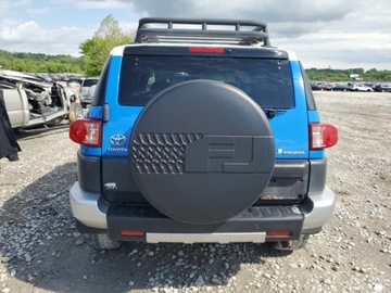 Toyota FJ Cruiser 2008 Toyota FJ 2008, po lekkim gradobiciu, od ubezpieczalni 4.0 Benzyna 399KM, zdjęcie 4