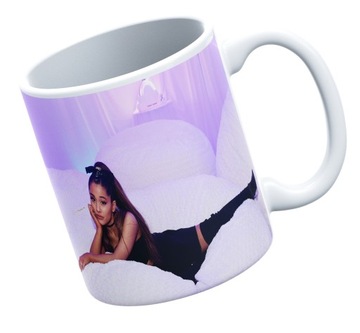 KUBEK BIAŁY FULLPRINT M2P ARIANA GRANDE 01 PREZENT