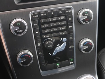 Volvo V60 I Kombi Facelifting 2.0 D3 DRIVE-E 150KM 2016 Volvo V60 D3 2.0, Skóra, Navi, Klima, Klimatronic, zdjęcie 12