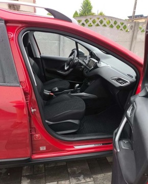 Peugeot 2008 I SUV Facelifting 1.2 PureTech 110KM 2016 Peugeot 2008 Peugeot 2008 1.2 Pure Tech Style SampS 1.2 Benzyna 110KM, zdjęcie 10