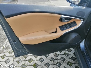 Volvo V40 II Hatchback Facelifting 1.5 T3 152KM 2019 Volvo V40 Cross Country II 1.5 T3 aut, jasne wnętrze, bezwypadkowy, zdjęcie 20