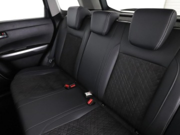 Suzuki Vitara III SUV Facelifting 1.4 BoosterJet 140KM 2020 Suzuki Vitara automat 4x4 panorama navi kamera, zdjęcie 16