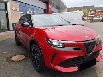 Alfa Romeo Junior SUV 1.2 Hybrid 145KM 2026 ALFA ROMEO Junior Ibrida Ti Suv 1.2 (145KM) 2026, zdjęcie 2