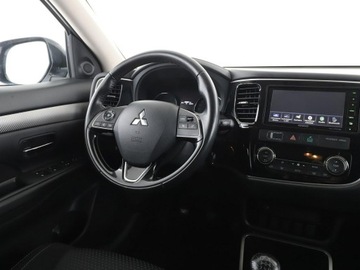 Mitsubishi Outlander III SUV Facelifting 2017 2.0 150KM 2017 Mitsubishi Outlander klima auto grzane fotele, zdjęcie 15