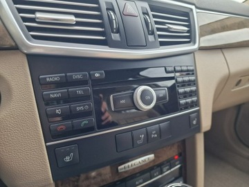 Mercedes Klasa E W212 Limuzyna 250 CGI BlueEFFICIENCY 204KM 2010 Mercedes E 250 CGI Elegance Automat Navi Skóry, zdjęcie 29