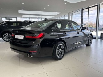 BMW Seria 3 G20-G21 Limuzyna 2.0 318i 156KM 2022 BMW Seria 3 318i Advantage Kamera cofania LED 3 stref. klimatyzacja, zdjęcie 3