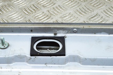 AUDI TT ROADSTER 8N ZADNÍ PŘÍDAVNÉ SVĚTLO BRZDIT OBRUBA 132KW 200