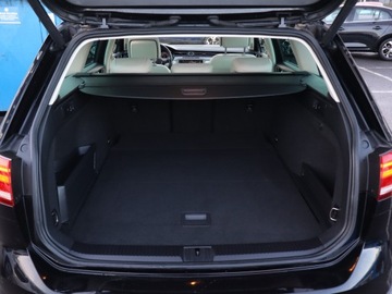 Volkswagen Passat B8 Variant 2.0 TDI SCR 240KM 2017 VW Passat 2.0 BiTDI, Salon Polska, Serwis ASO, zdjęcie 12