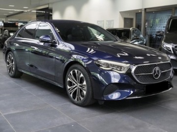 Mercedes Klasa E W214 Sedan 2.0 220d 197KM 2025 E Klasa 220 d 4-Matic Avantgarde 2.0 (197KM) 2025, zdjęcie 1