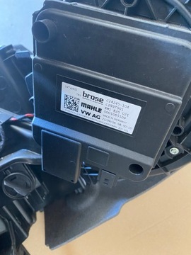 AUDI A4 8W B9 RADIÁTOR DMYCHADLO 8W1816005H