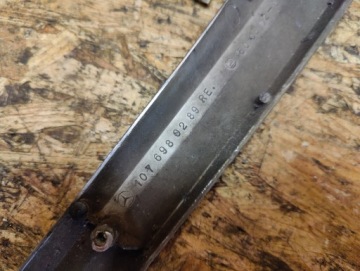 РАМКА ЗАДНЕГО ПРАВОГО ОКНА ХРОМ MERCEDES R107 SLC C107