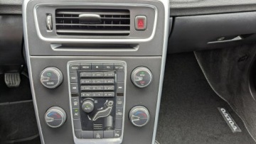 Volvo S60 II Sedan 1.6 T3 150KM 2012 Volvo S60 1.6T3 150PS OPŁACONY Bezwypadkowy, zdjęcie 25