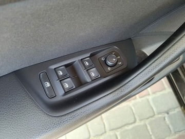 Volkswagen Passat B8 Variant Facelifting 2.0 TDI SCR 200KM 2022 Volkswagen Passat serwis ASO 2.0TDI 200KM bezwypadkowy pakiety AppConnect, zdjęcie 17