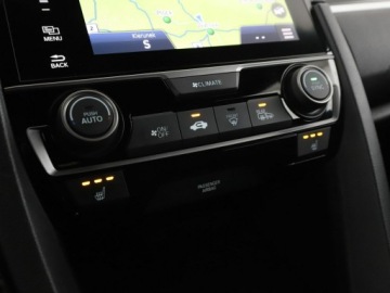 Honda Civic X Hatchback 5d 1.0 VTEC TURBO 126KM 2019 Honda Civic full LED navi klima auto grzane fotele, zdjęcie 28