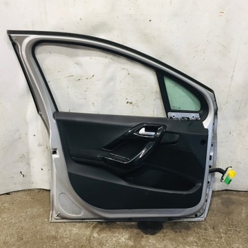 DVEŘE LEVÉ PŘEDNÍ EZRC PEUGEOT 208 5D #171